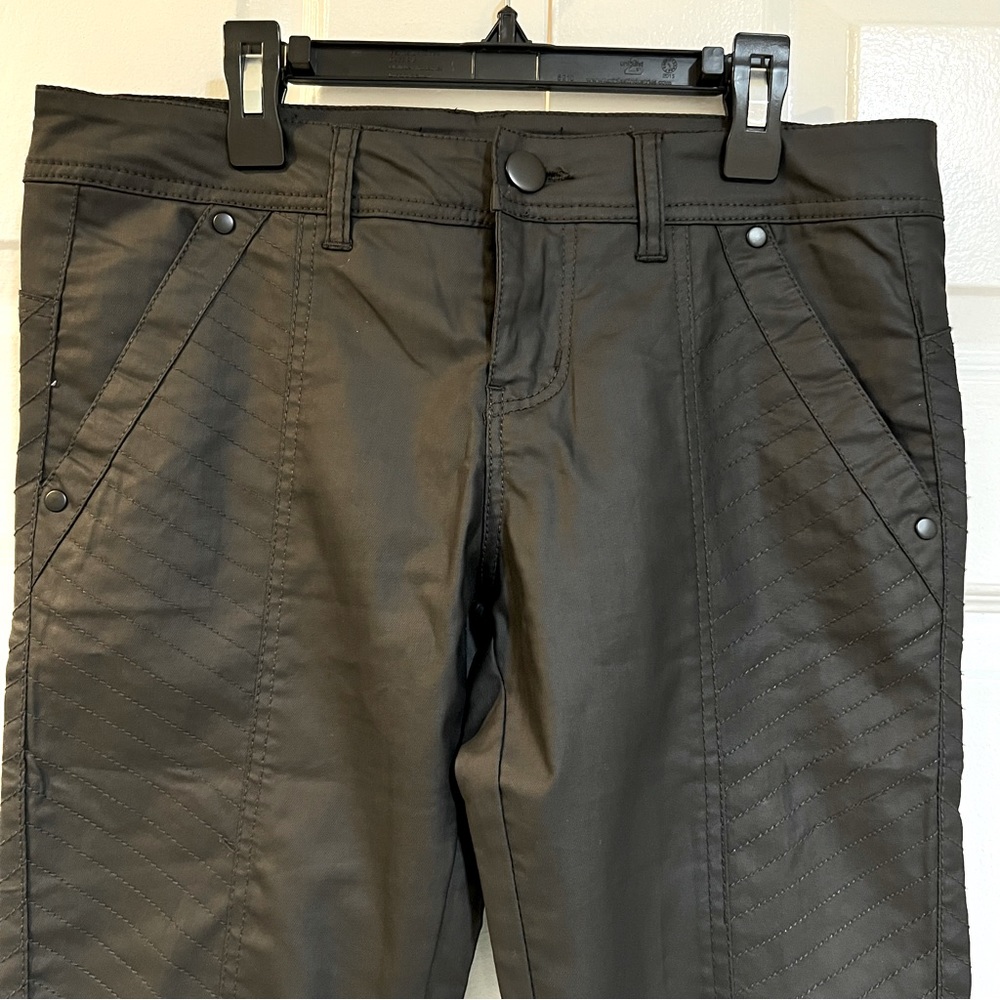 NWT-Celebrity Pink-Black Coated & Stitched Moto Jeans w/Zip Ankle-28 waist